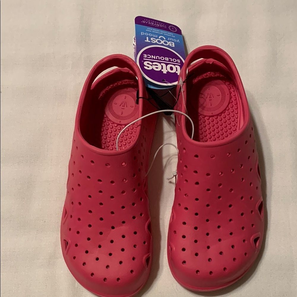 TOTES Red Water Shoes with Ventilation and Slip-On Design